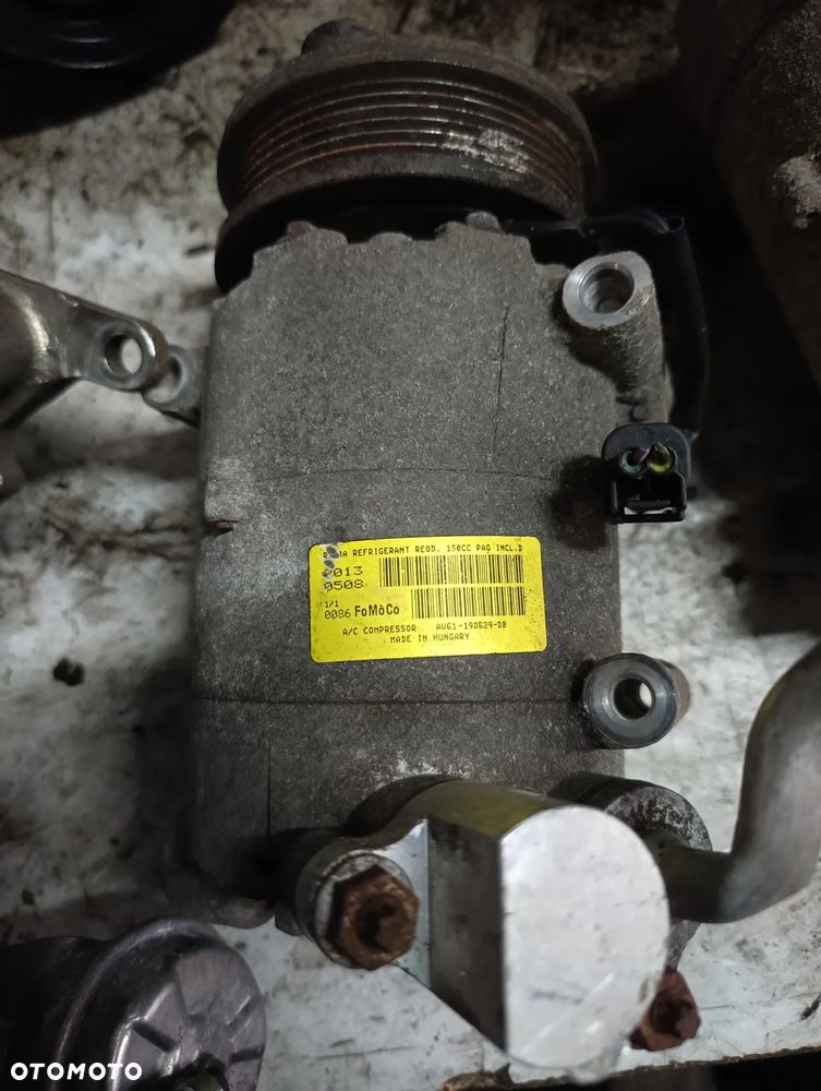 SPREZARKA KLIMATYZACJI FORD AV61 19D629 DB - 1