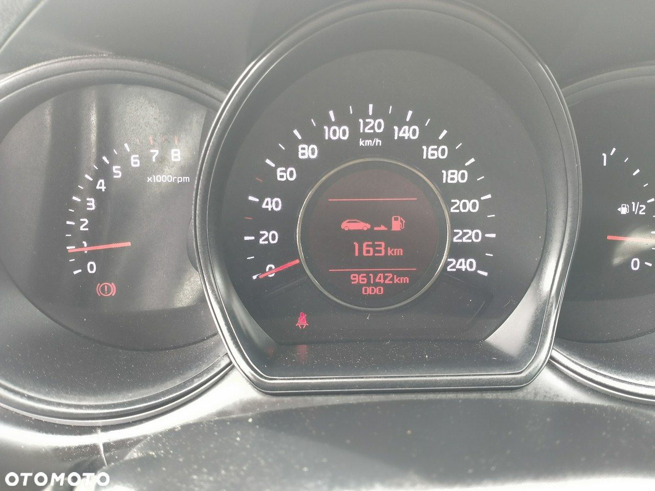 Kia Ceed - 16
