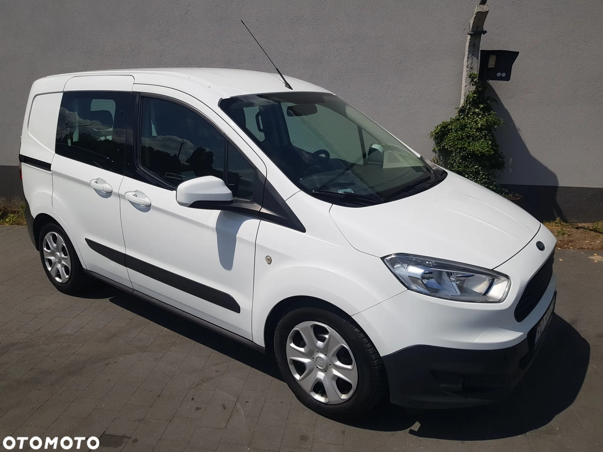 Ford Tourneo Courier 1.5 TDCi Trend - 18