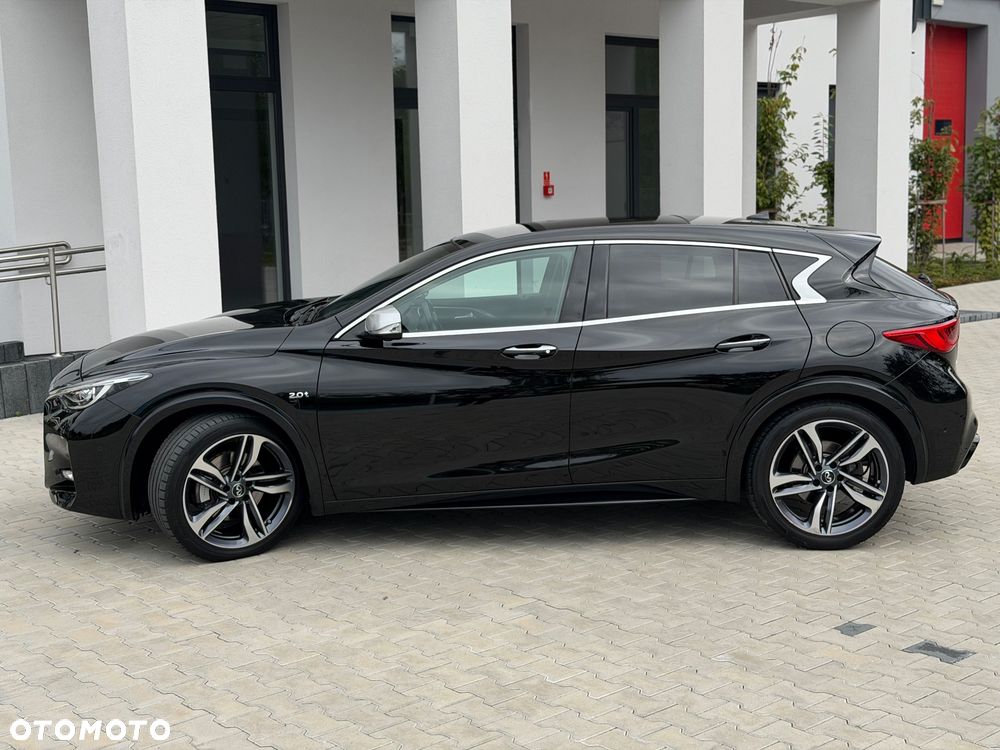 Infiniti Q30 2.0t DCT AWD Sport City Black - 20