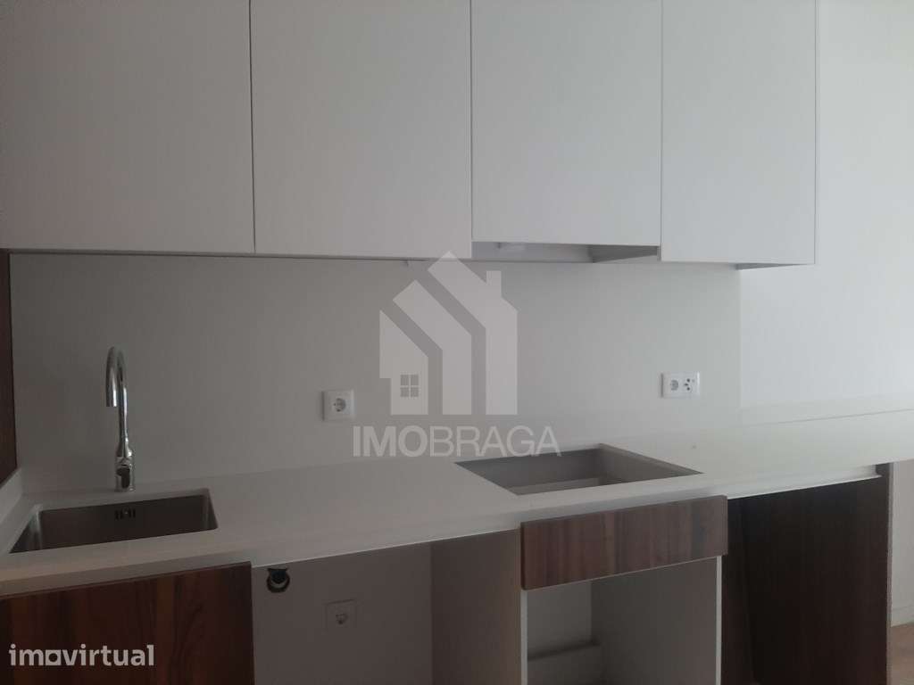 Venda de Apartamento T0 C/Varanda Novo - No Centro de Braga - Grande imagem: 3/24