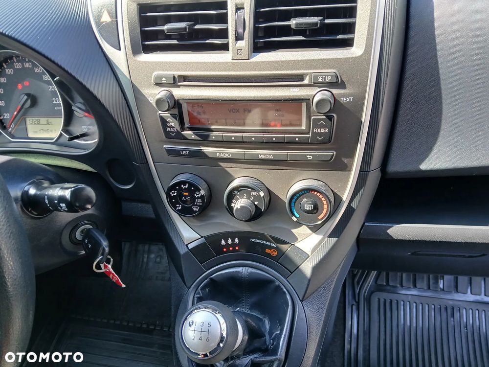 Toyota Verso S 1.33 VVT-i - 19