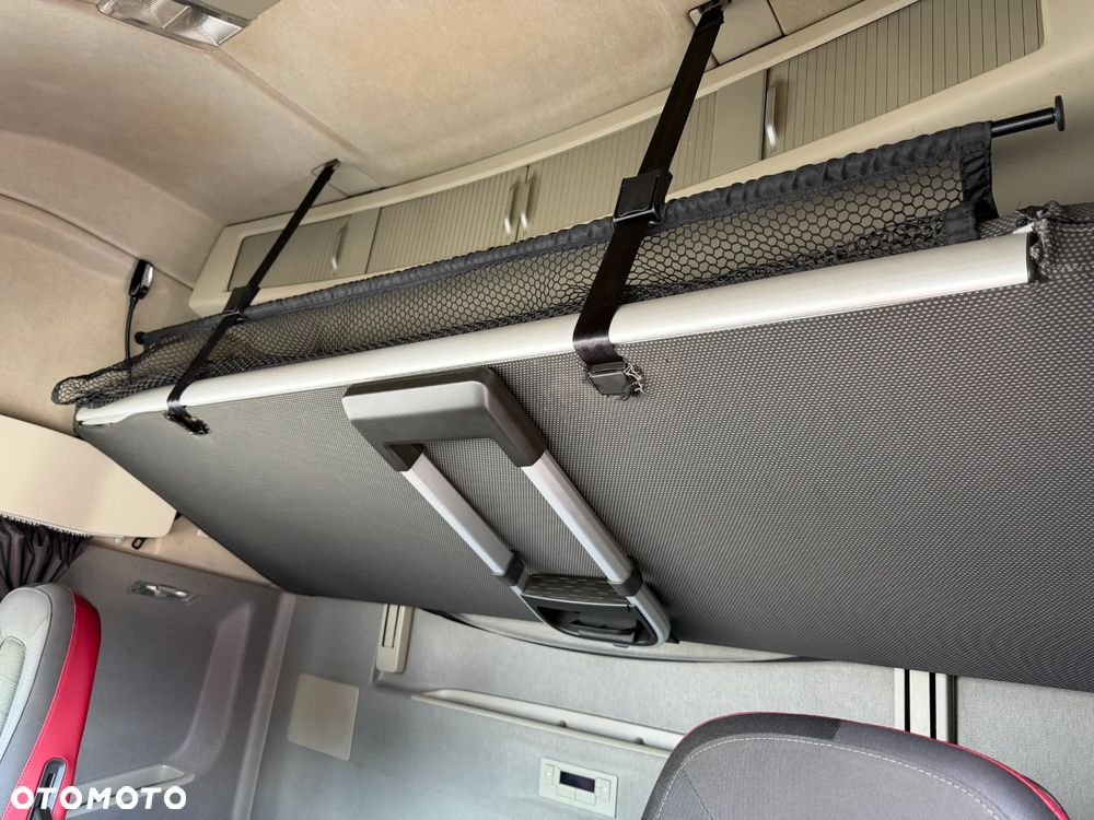 Volvo FH 500 XL LOW DECK MEGA / 535 181 KM / AUTOMAT / ORYGINALNY PRZEBIEG / BARDZO DOBRE OPONY / NAJWYŻSZA KABINA XL / 2 ZBIORNIKI PALIWOWE / CAŁE NA PODUSZCE / 2017 ROK !! - 34
