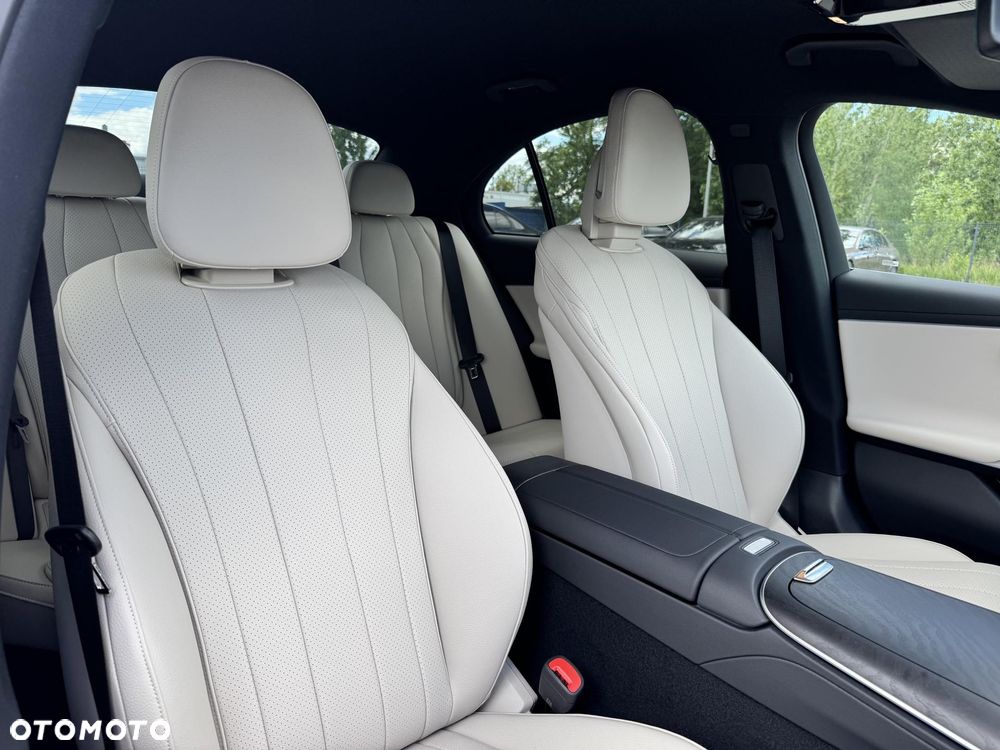 Mercedes-Benz Klasa E 220 d mHEV 4-Matic Avantgarde 9G-Tronic - 13