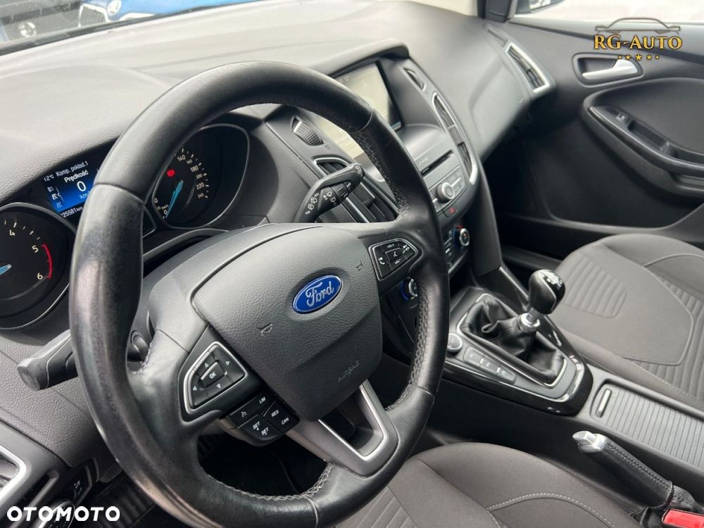 Ford Focus - 33