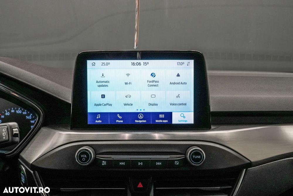 Ford Focus 1.0 EcoBoost Titanium Business - 21