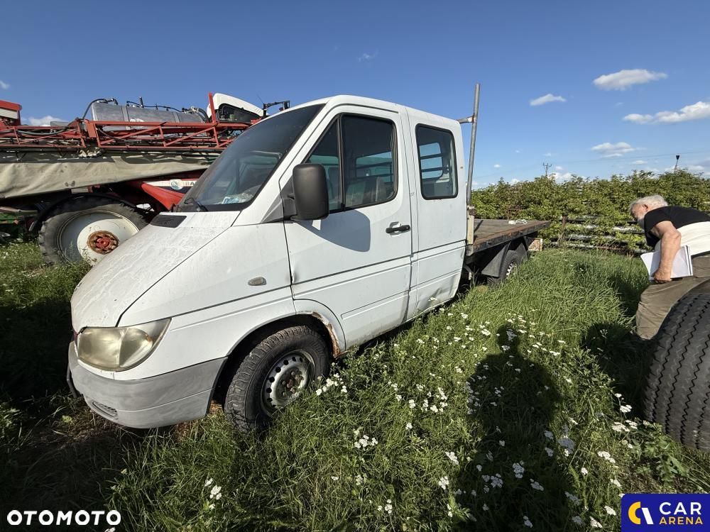 Mercedes-Benz 311 - 7