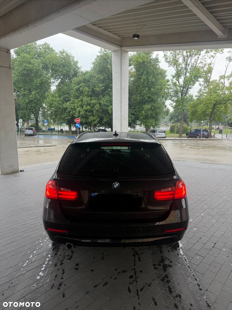 BMW Seria 3 320d Sport-Aut Sport Line - 4