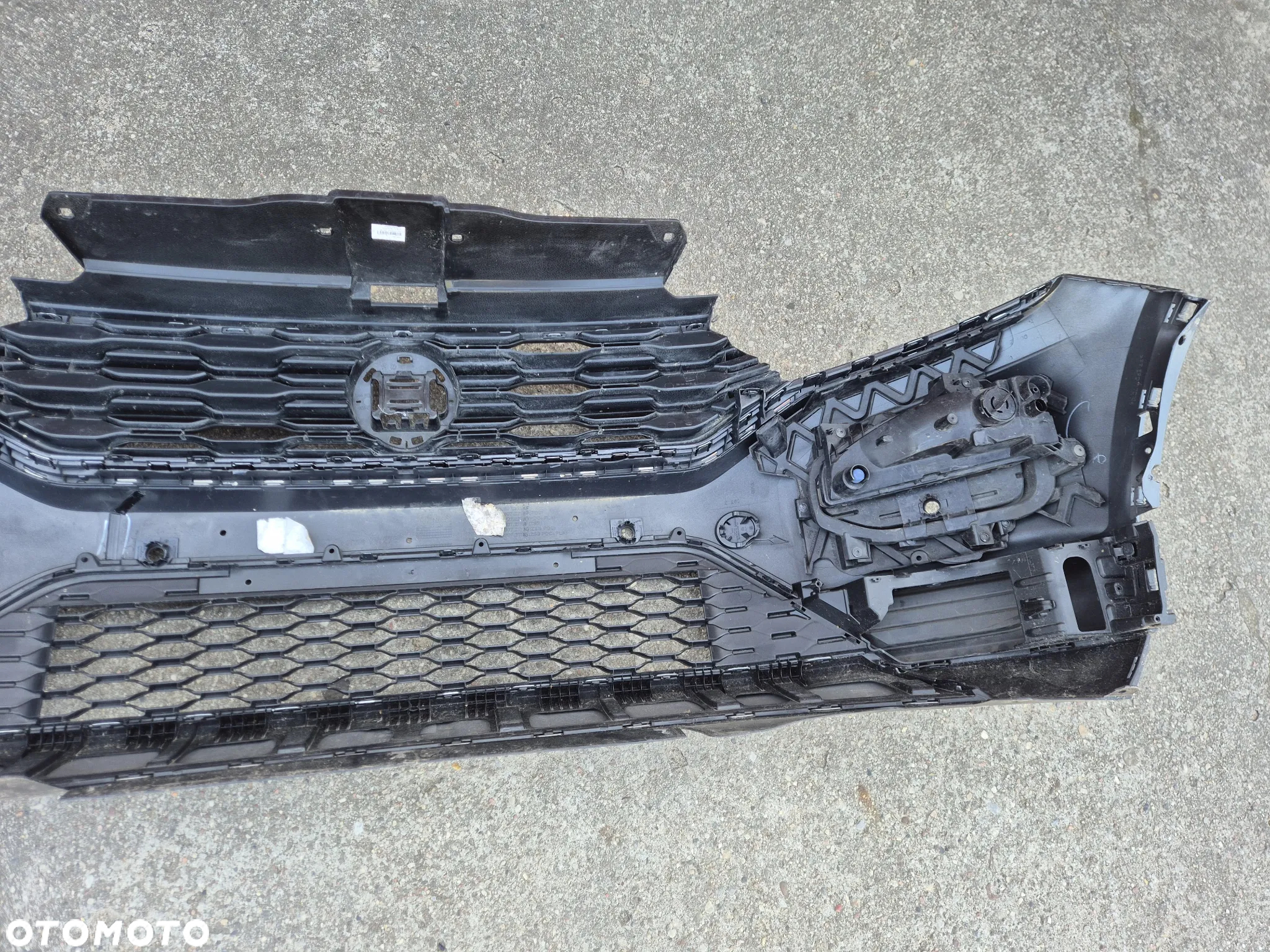 VW T-Roc 17- zderzak przedni grill DRL 2GA TRoc - 7