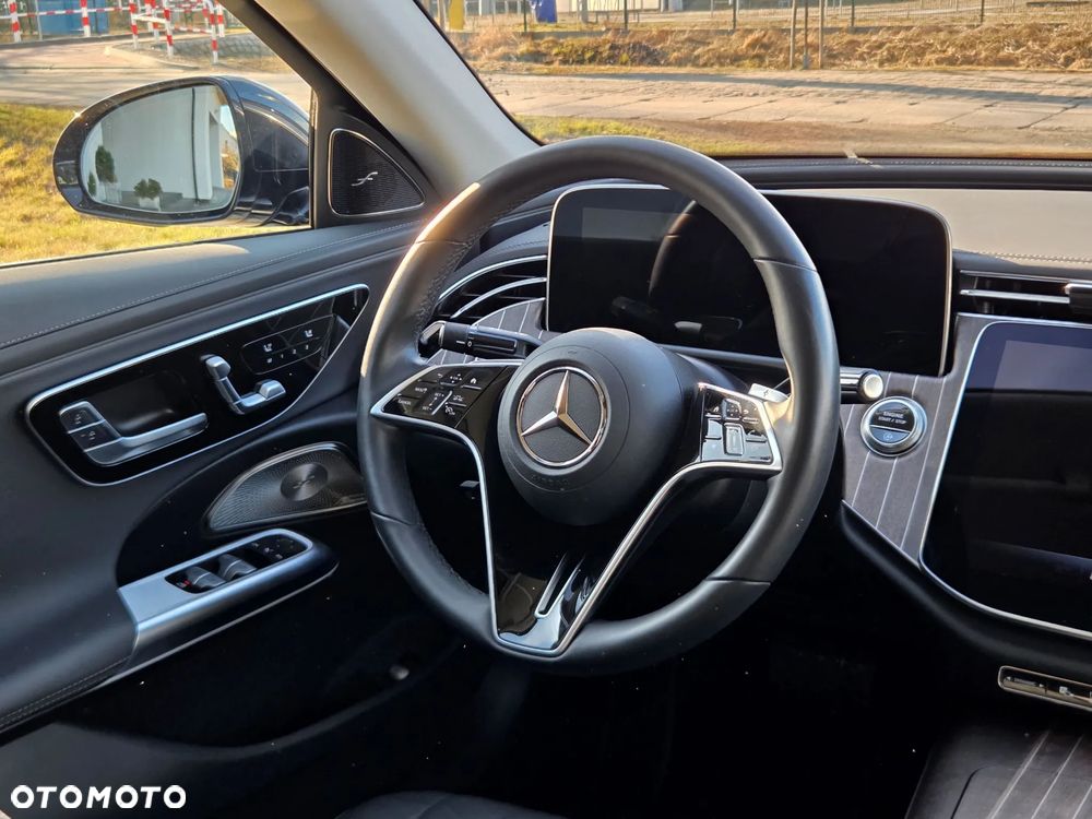 Mercedes-Benz Klasa E 220 d 9G-TRONIC - 22
