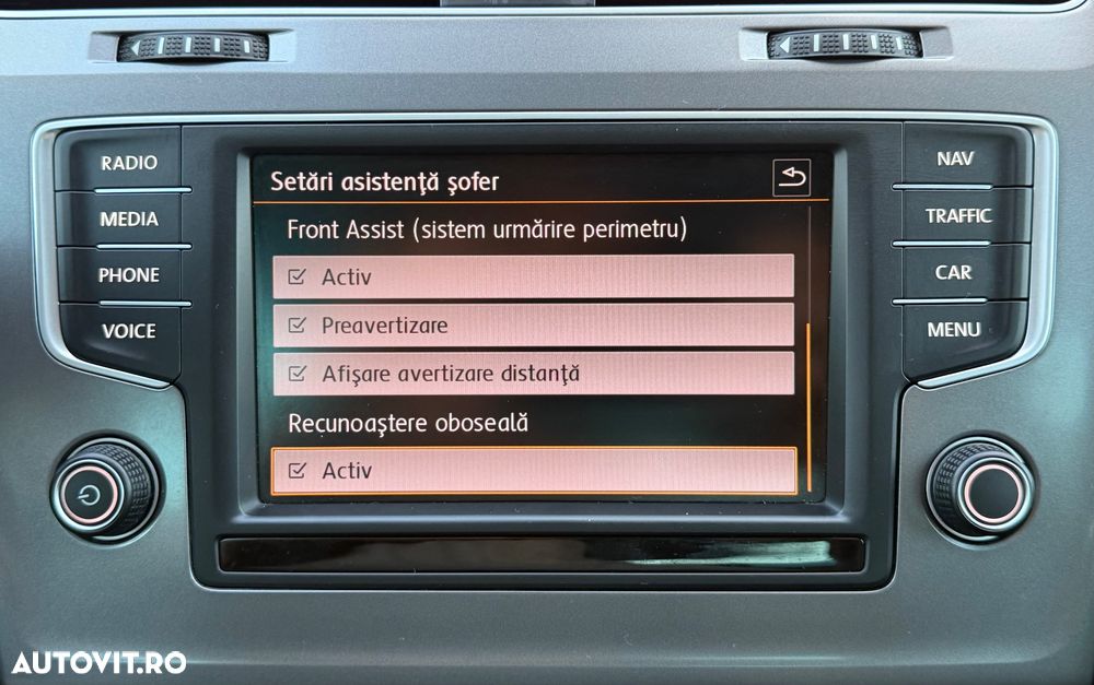 Volkswagen Golf 1.4 TSI BlueMotion Technology DSG Lounge - 26