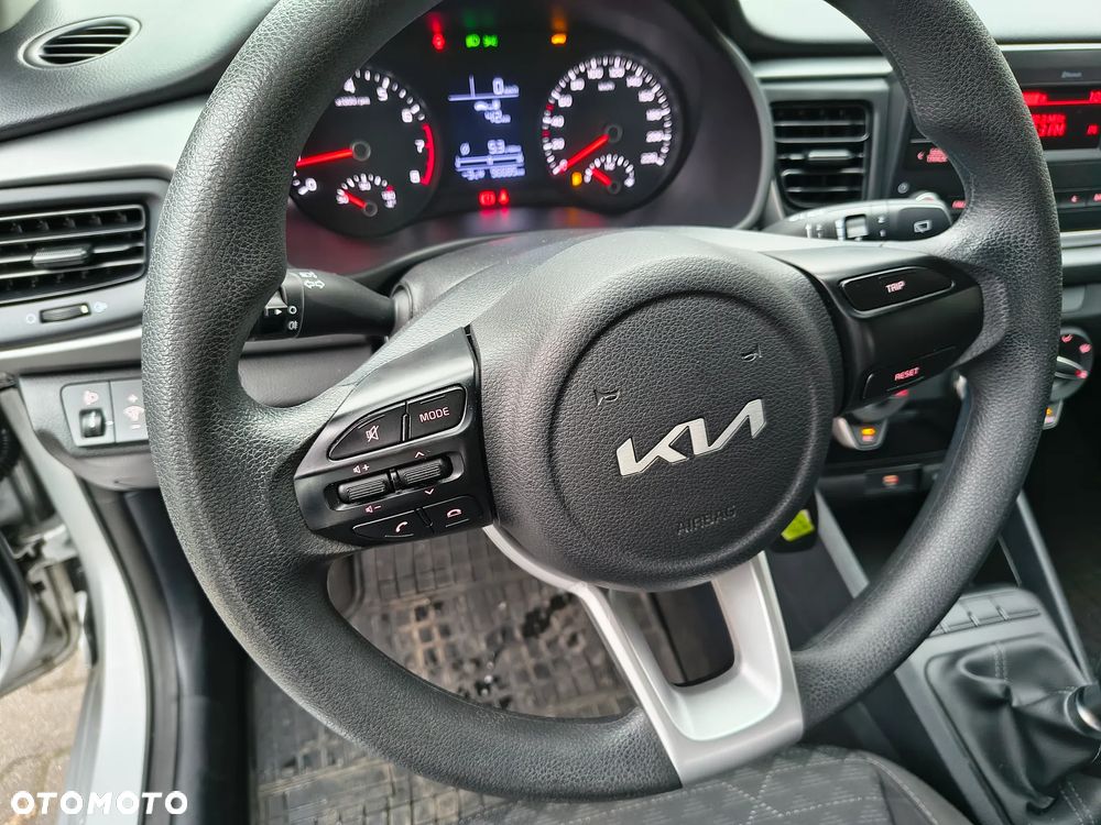 Kia Rio 1.2 L - 10
