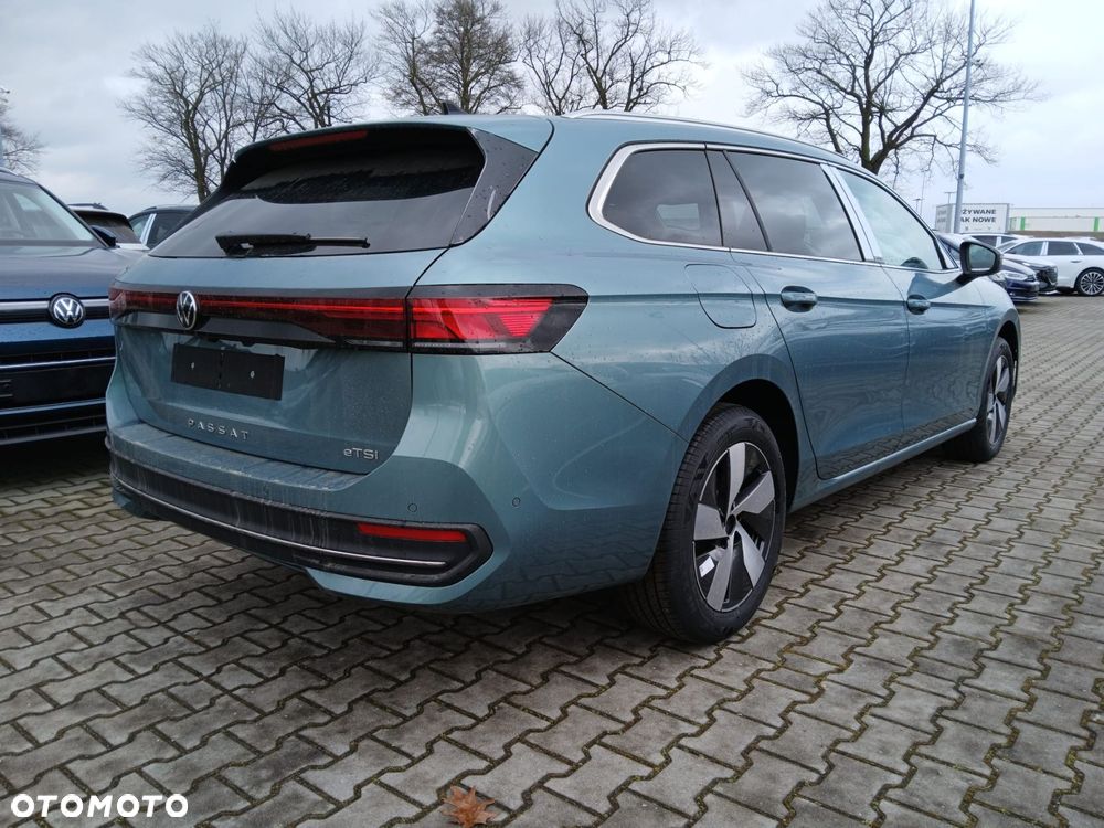 Volkswagen Passat - 4