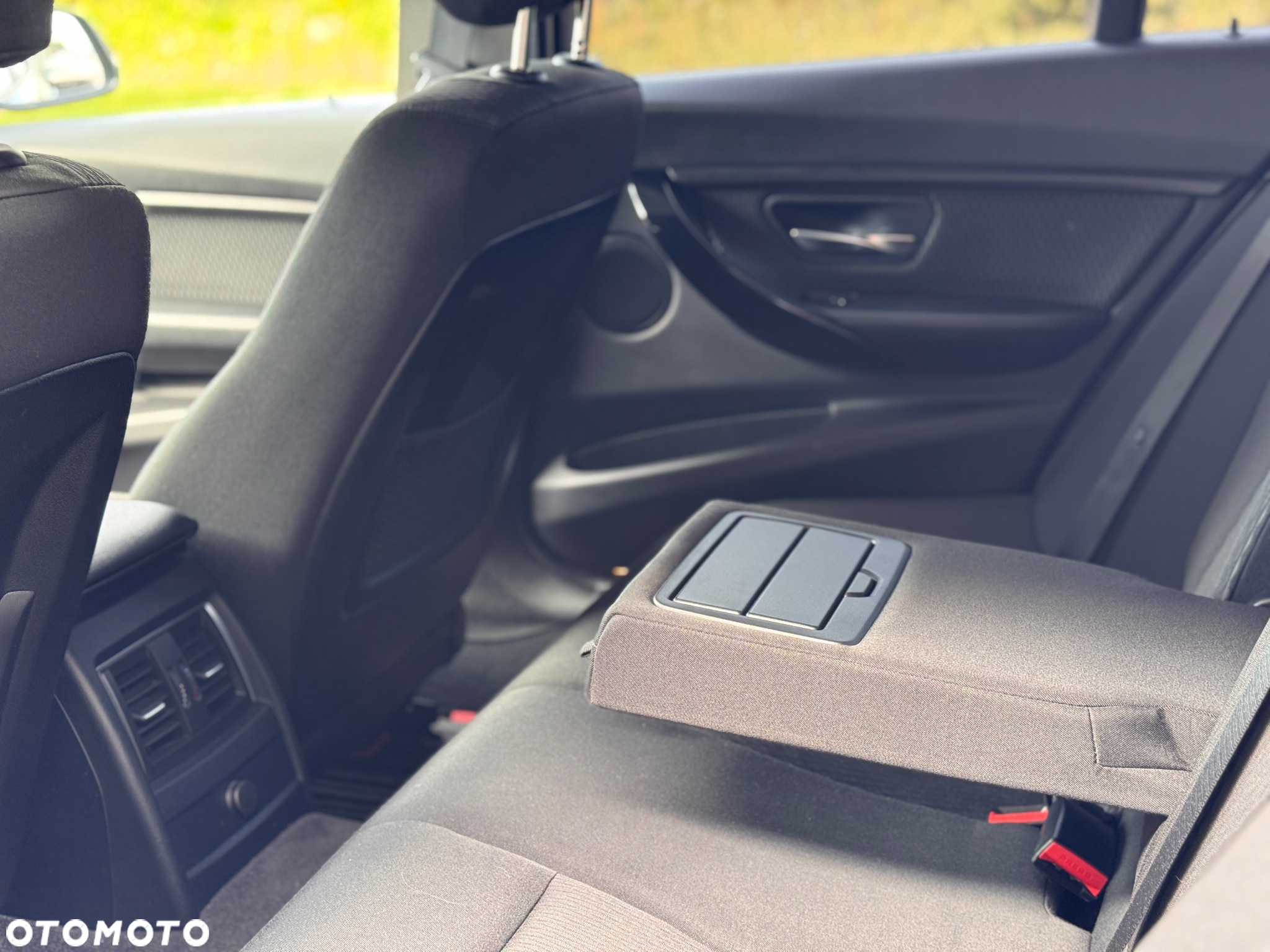BMW Seria 3 318i - 23