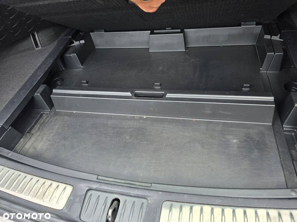 Toyota Avensis 2.0 Premium EU5 - 27