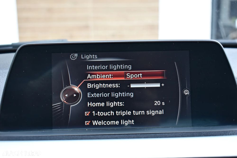 BMW Seria 3 320i Aut. Sport Line - 25
