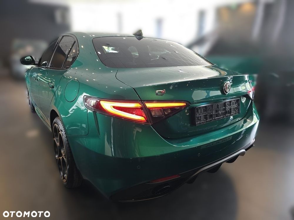 Alfa Romeo Giulia 2.0 Turbo Intensa Q4 - 6