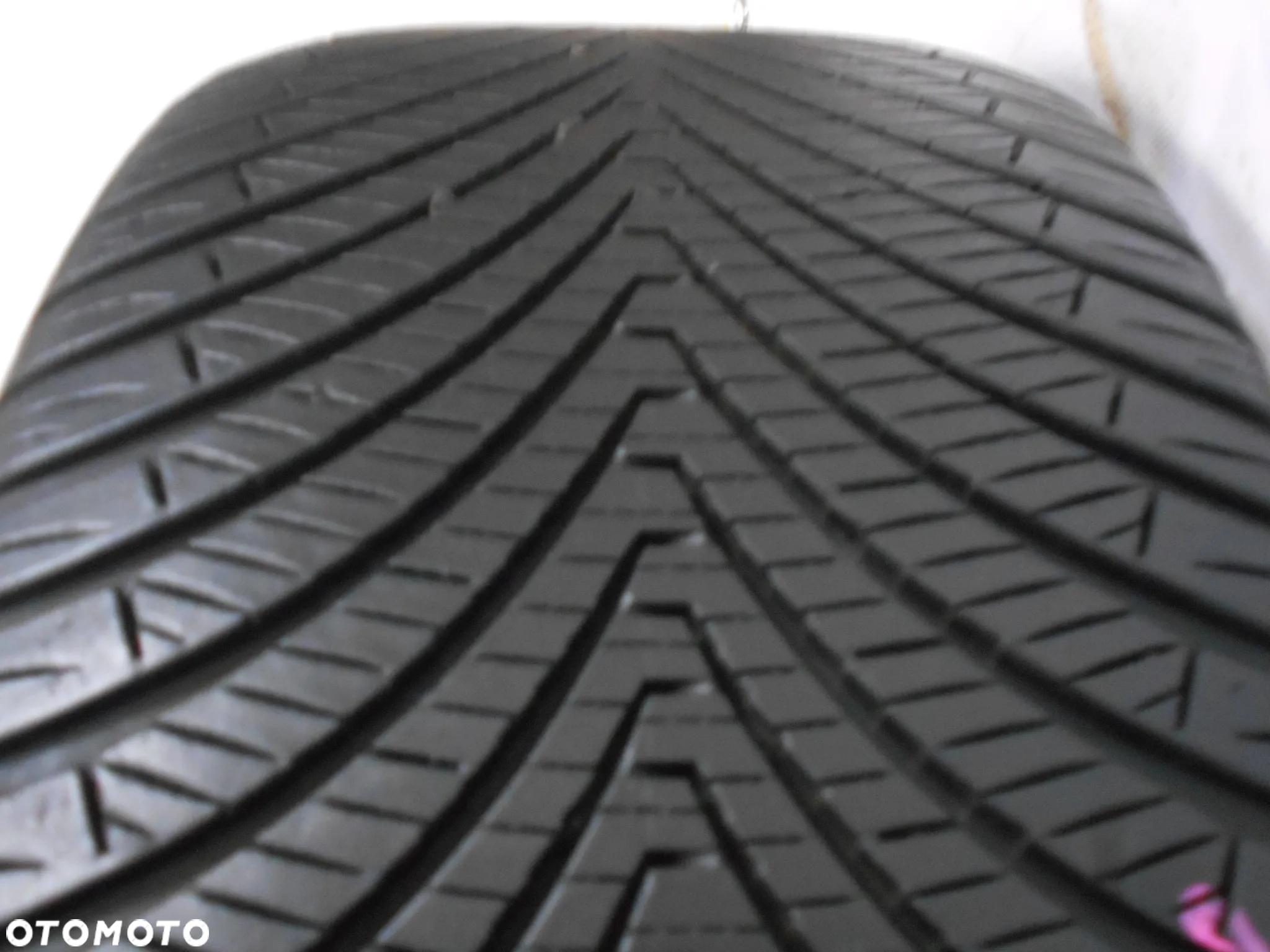 OPONA POJEDYNKA  245/45R18 KUMHO SOLUS 4S HA32 DOT 2023 7MM - 2
