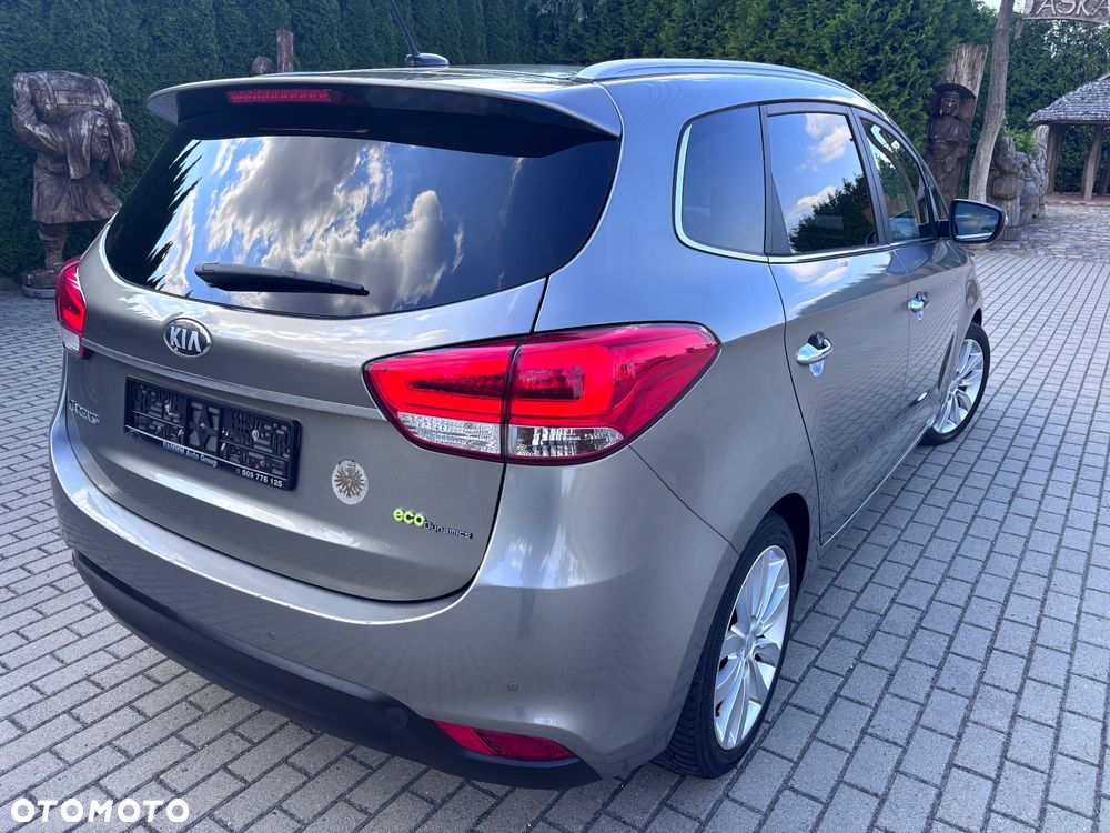 Kia Carens 1.7 CRDi M 7os - 9