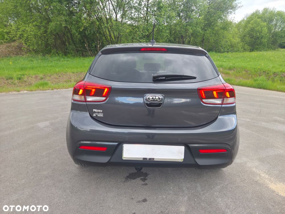 Kia Rio 1.4 L - 7