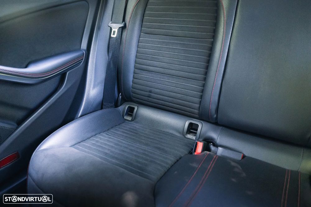 Mercedes-Benz CLA 200 CDI AMG Line - 43
