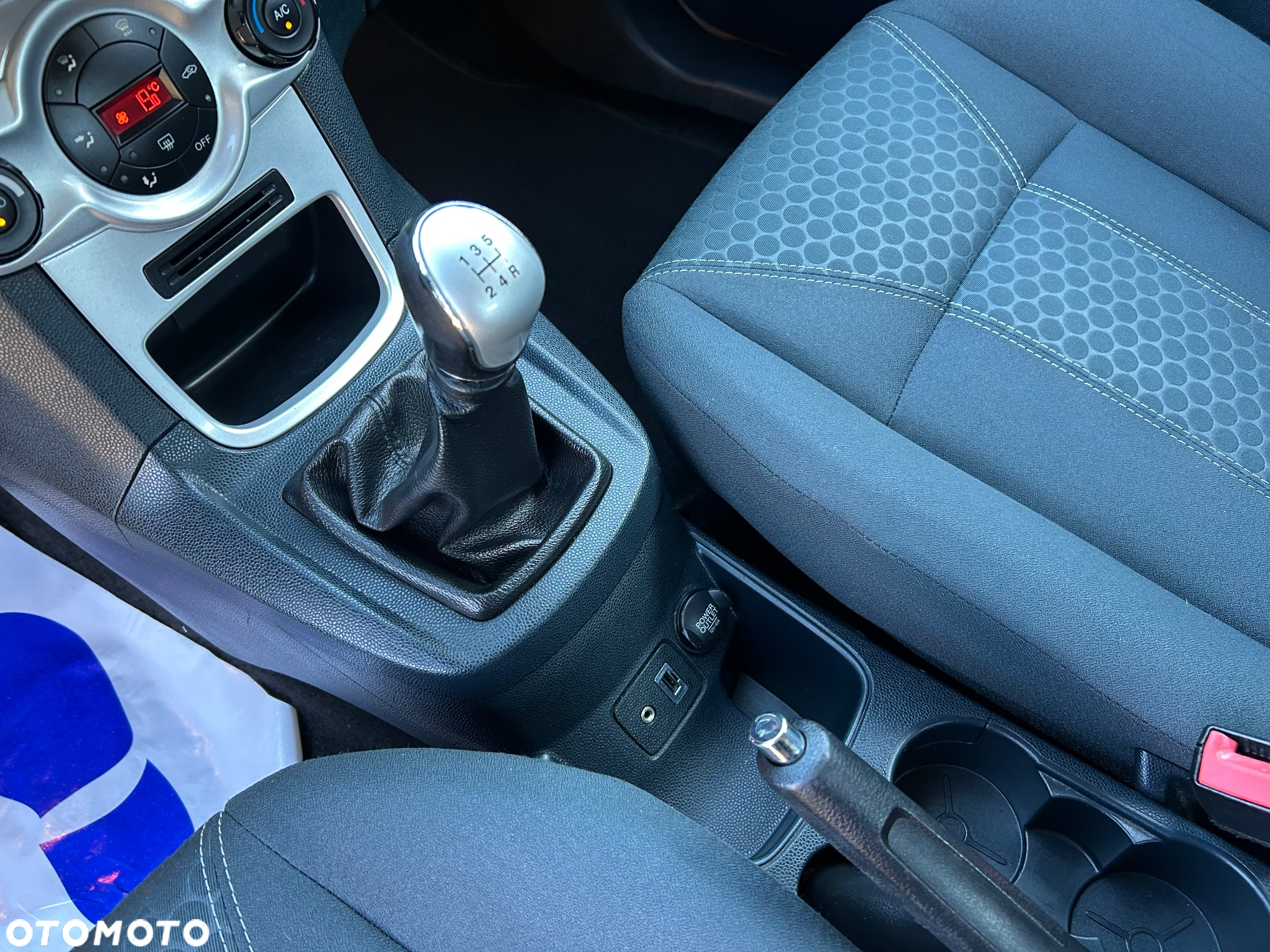 Ford Fiesta 1.6 Titanium - 17