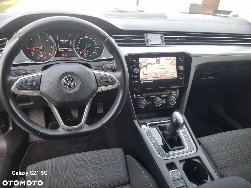 Volkswagen Passat - 12