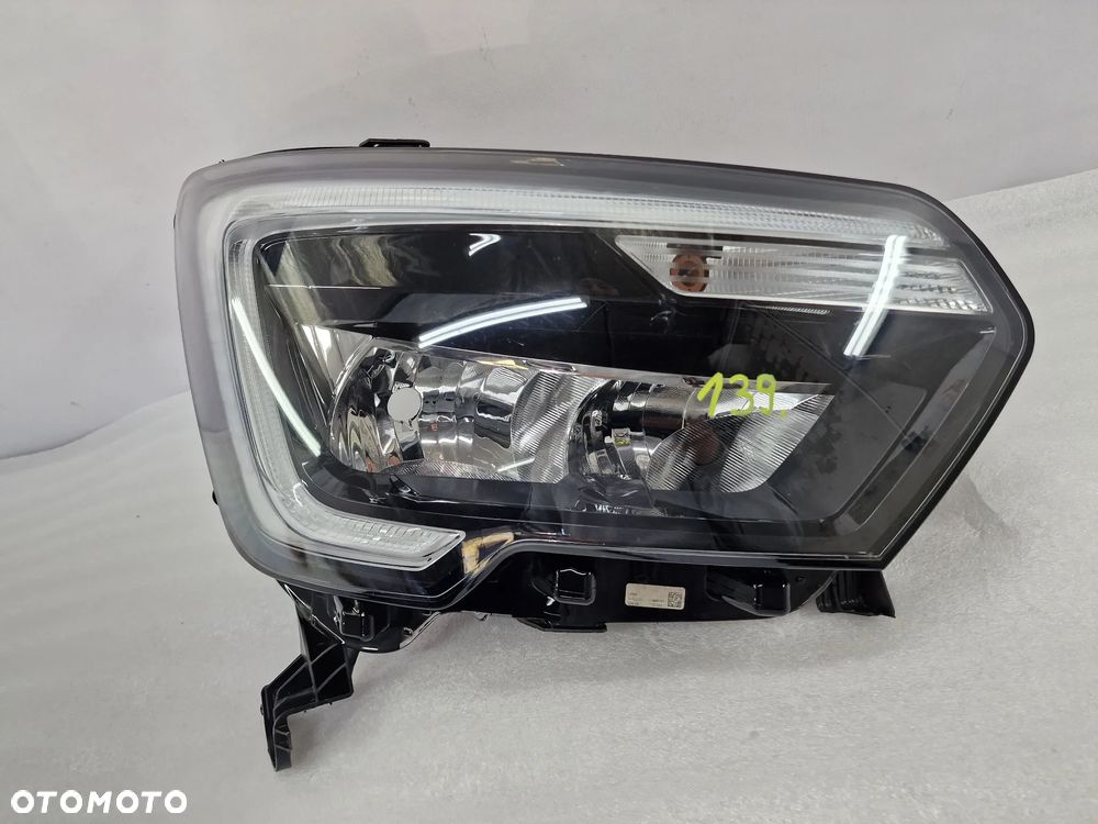 RENAULT MASTER IV 4 19- PRAWA LAMPA PRZEDNIA PRZÓD FULL LED , NR 260105567R , NR AUKCJI LA139 - 1