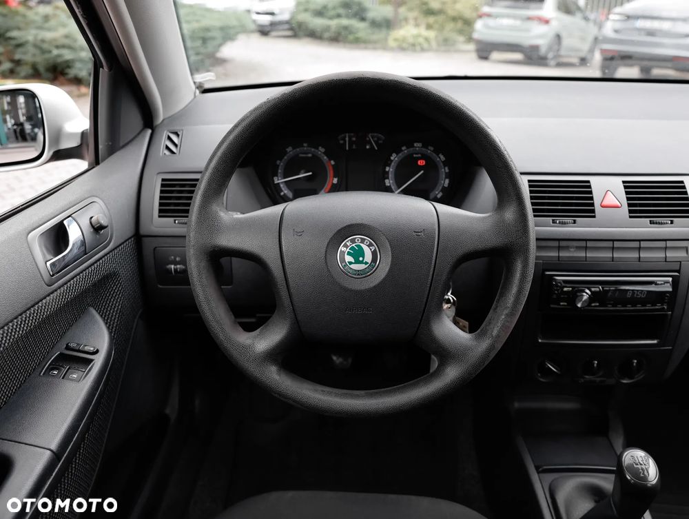 Skoda Fabia 1.4 16V Active - 30