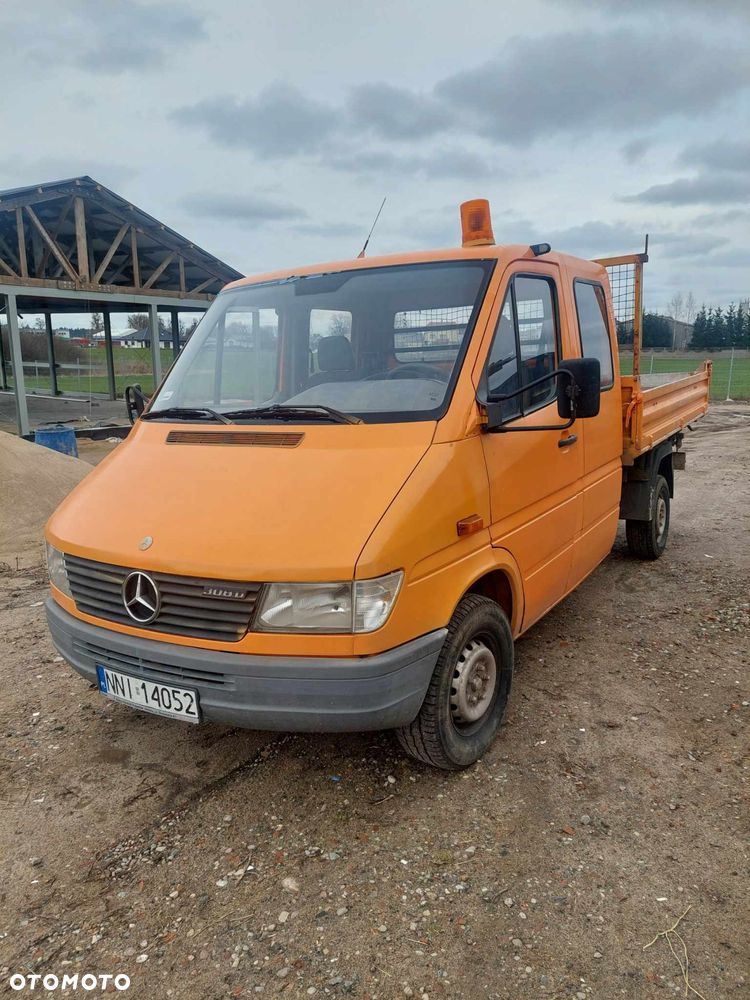 Mercedes-Benz Sprinter - 2