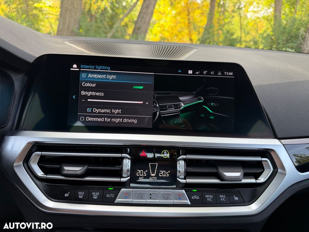 BMW Seria 3 330e Aut. Sport Line - 29