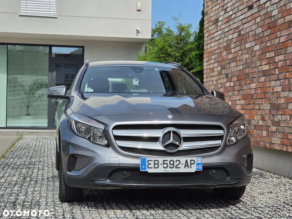 Mercedes-Benz GLA 200 d Activity Edition - 17