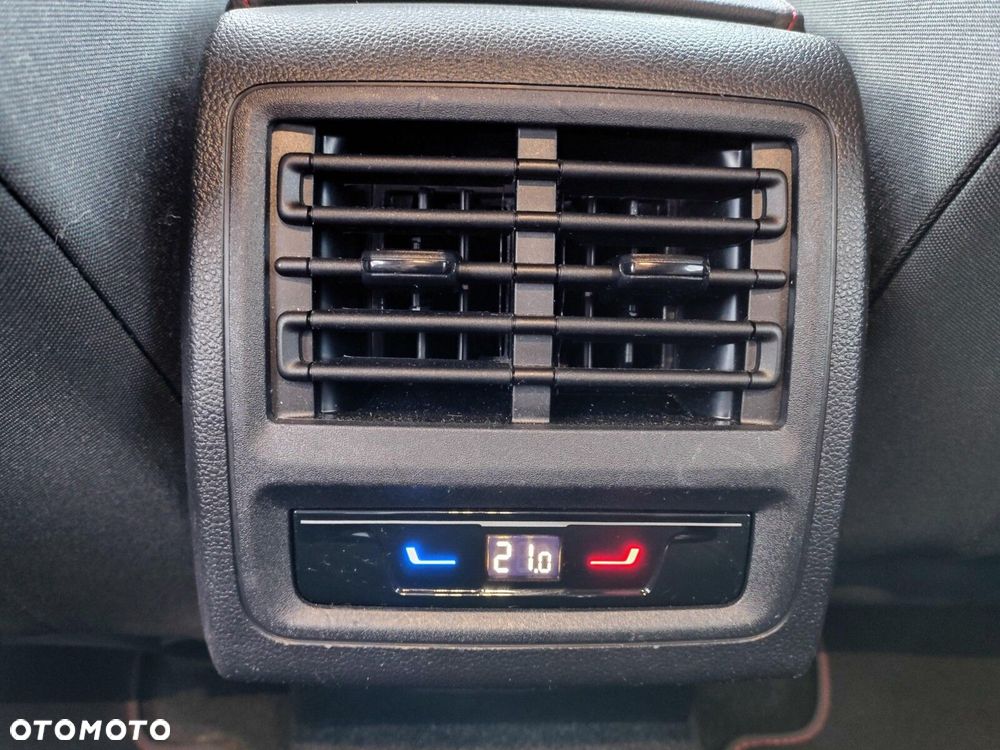 Volkswagen Golf 2.0 TSI GTI DSG - 27