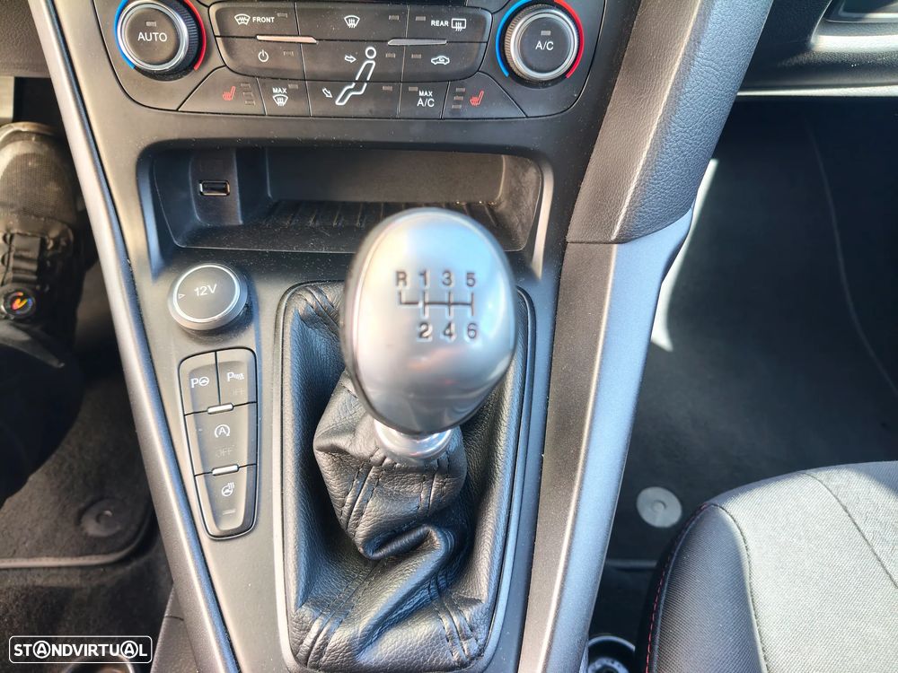 Ford Focus SW 1.5 TDCi ST-Line - 12