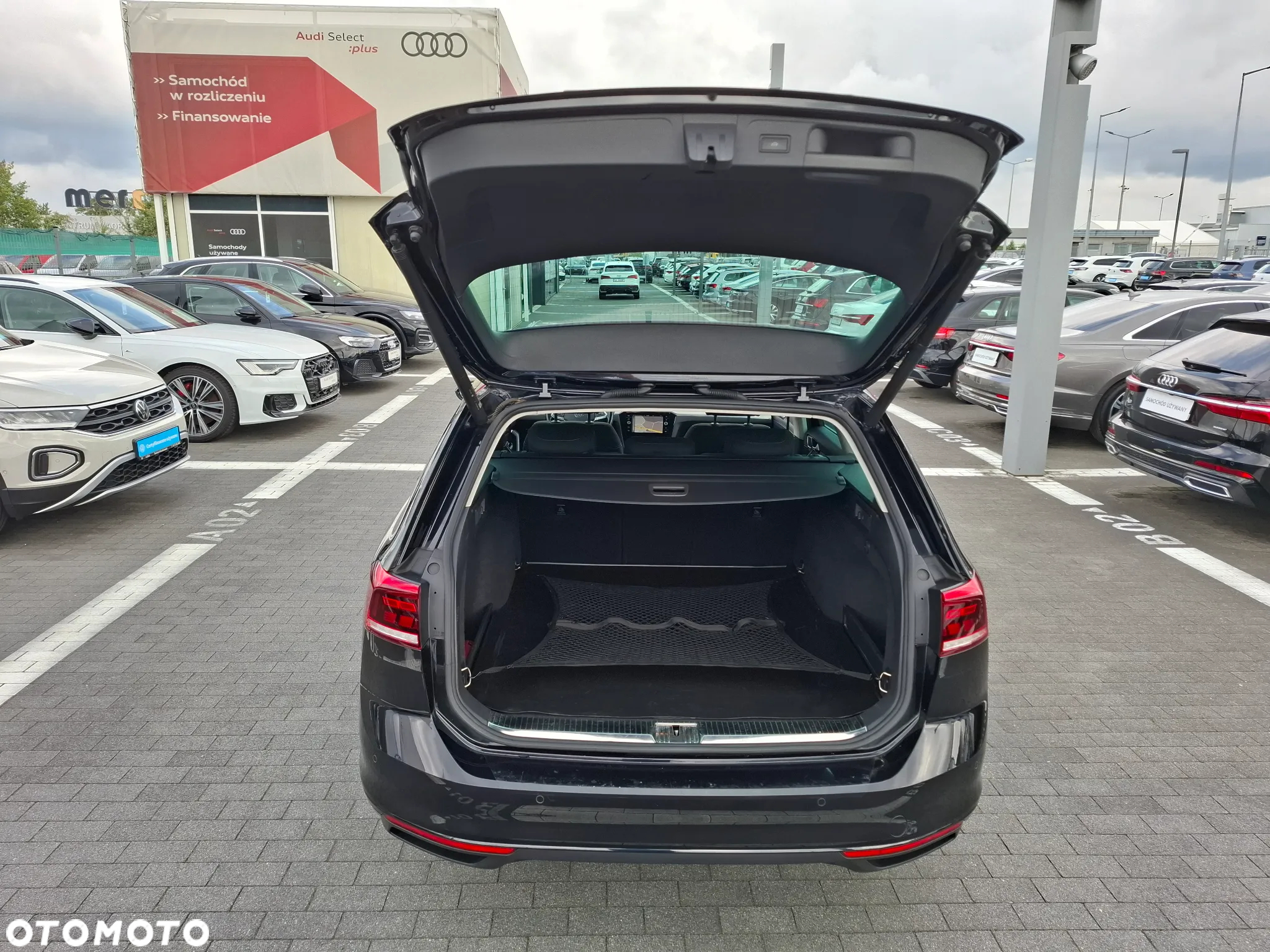 Volkswagen Passat Variant 2.0 TDI SCR DSG Business - 9