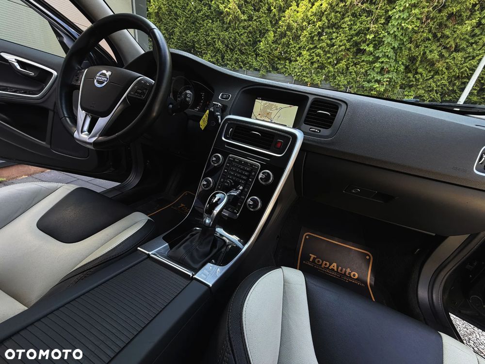 Volvo V60 Cross Country T5 Geartronic Summum - 17