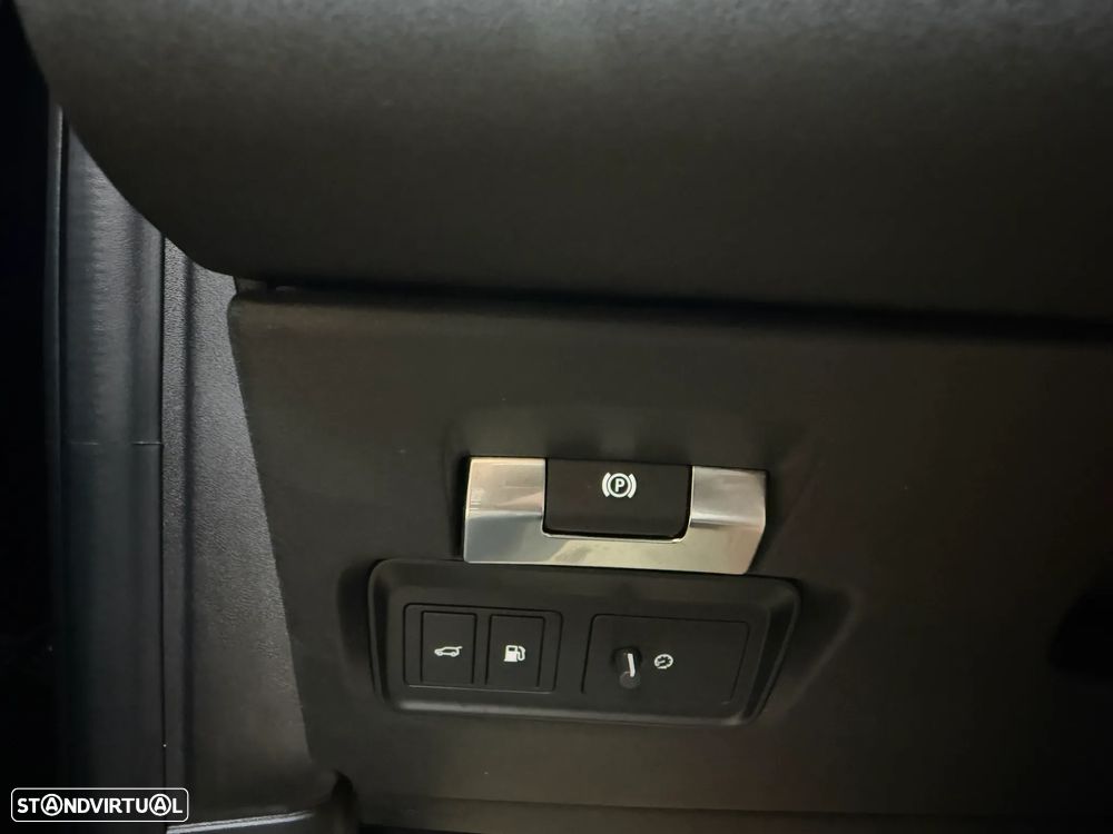 Land Rover Discovery Sport P300e - 46