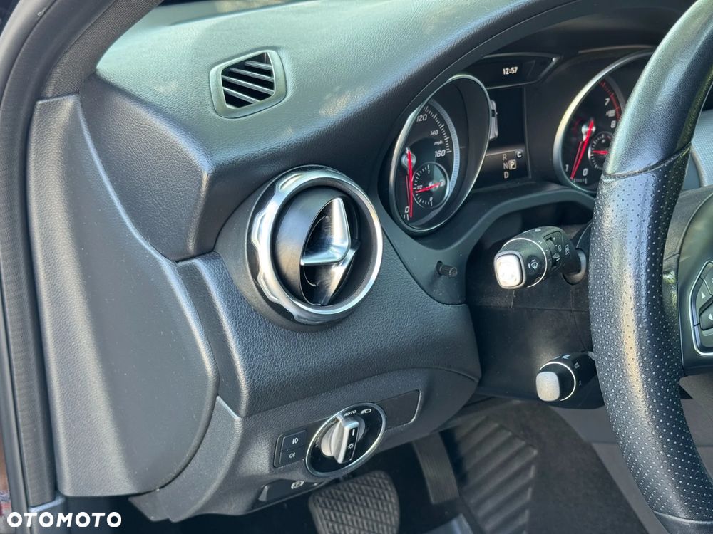 Mercedes-Benz GLA 250 4Matic 7G-DCT AMG Line - 21