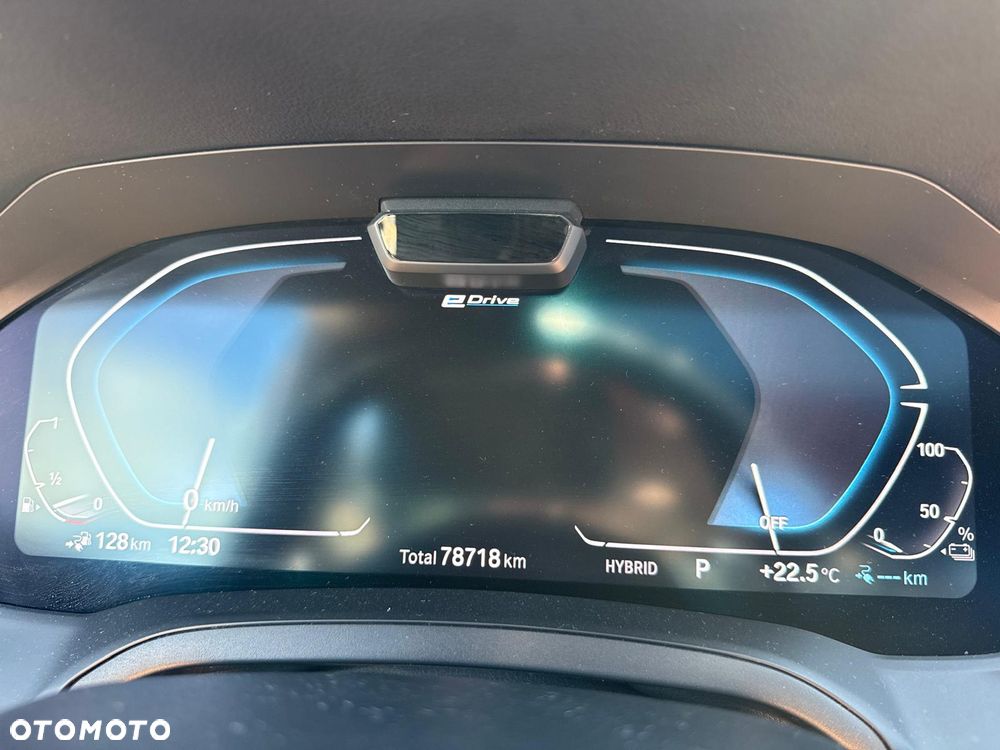 BMW Seria 3 330e M Sport - 26