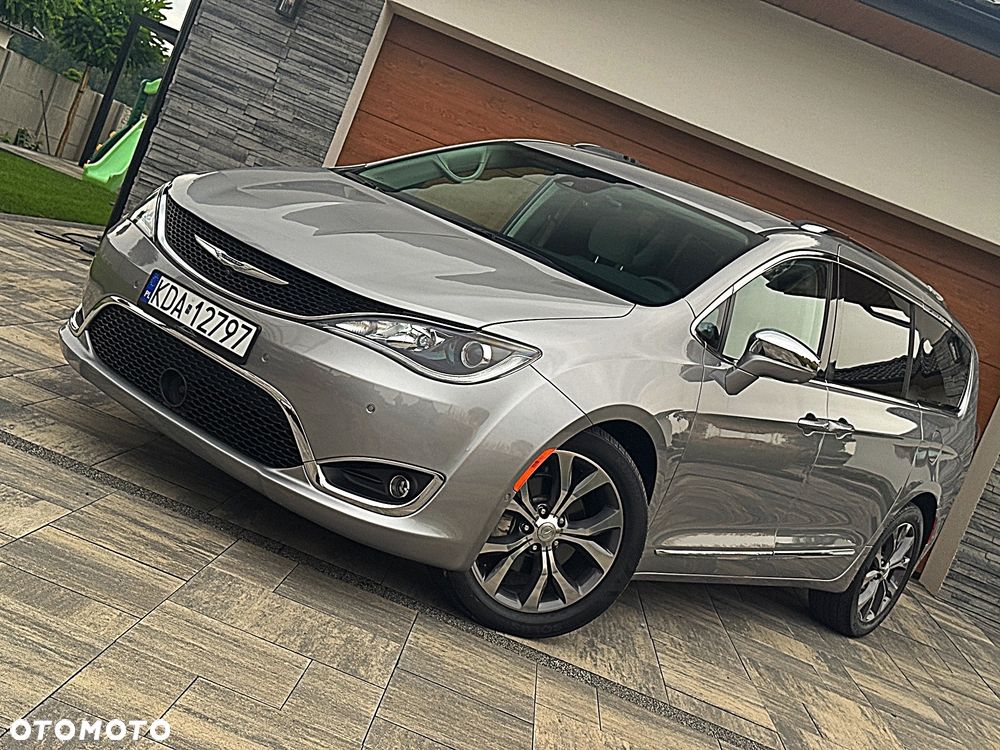 Chrysler Pacifica - 36