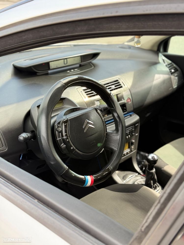 Citroën C4 1.6 HDi 110 Exclusive - 6