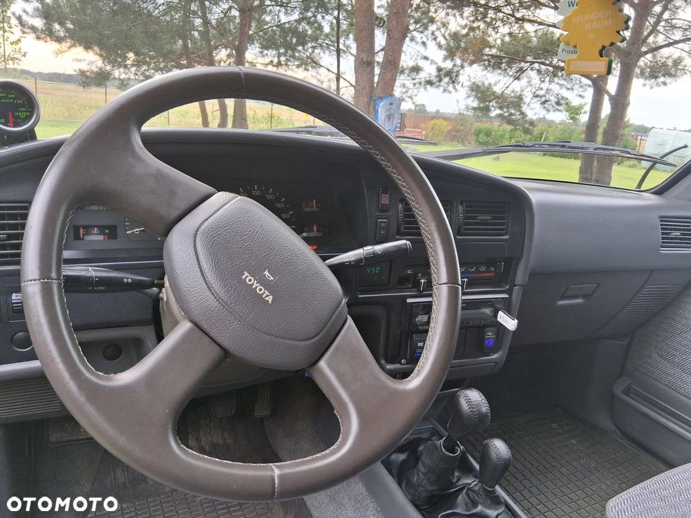 Toyota Hilux 4WD SR5 - 13