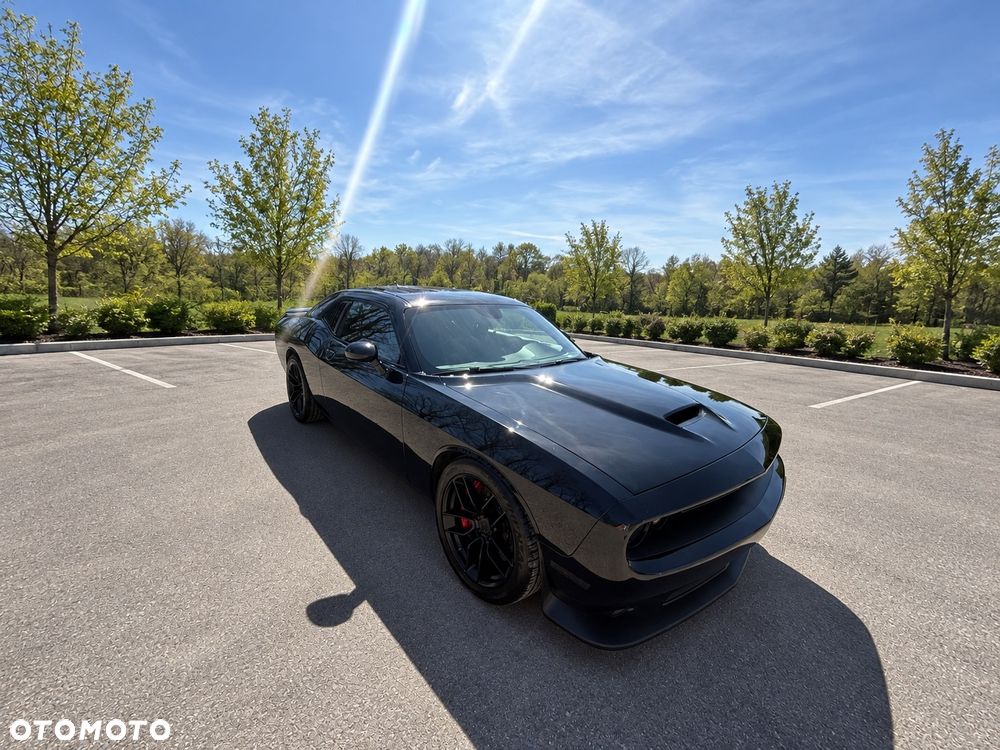 Dodge Challenger - 13