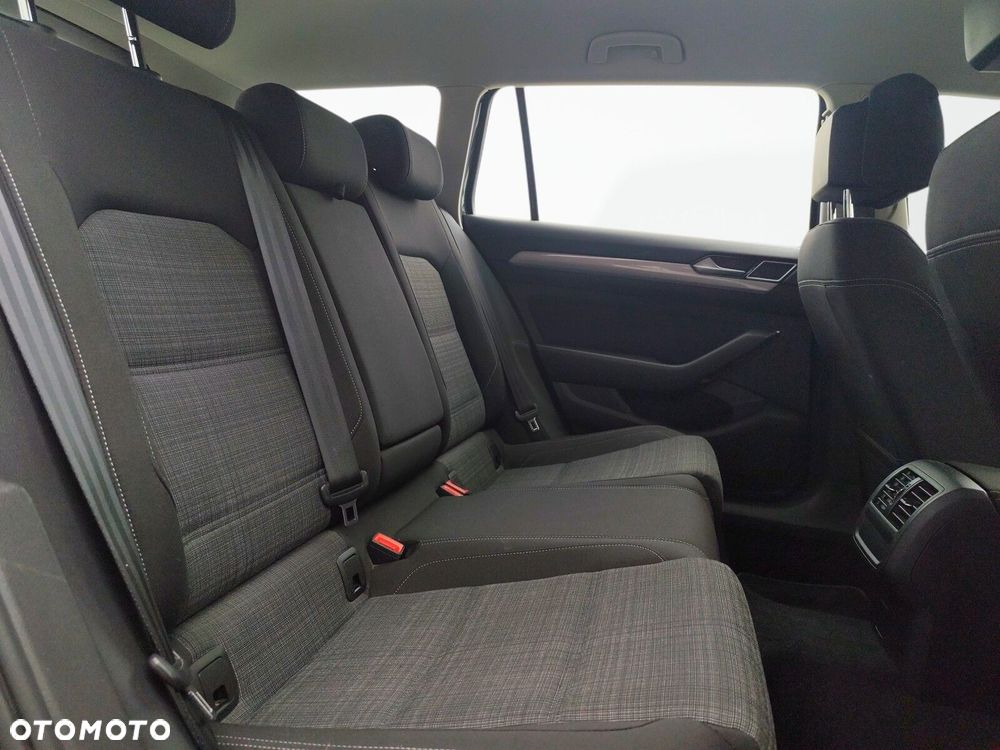 Volkswagen Passat Variant - 20