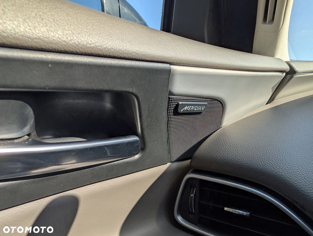 Jaguar XE 2.0 T Prestige - 22