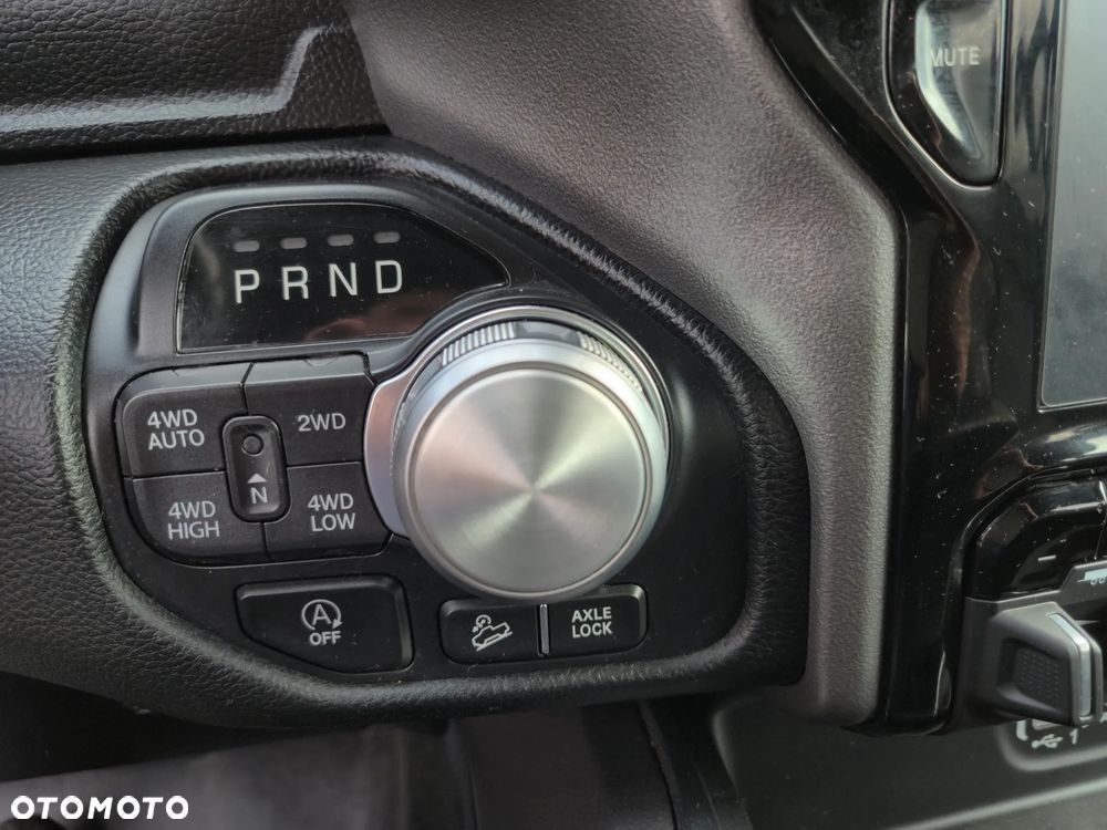 RAM 1500 5.7 Crew Cab Rebel - 25