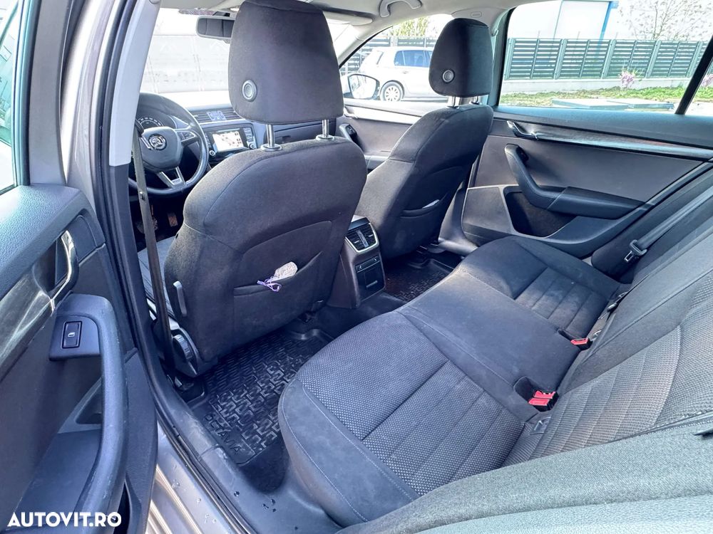 Skoda Octavia 2.0 TDI 4x4 DSG Scout - 8