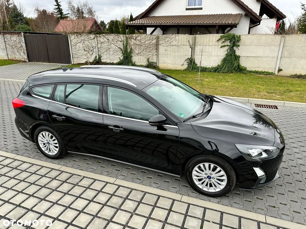 Ford Focus SW - 16