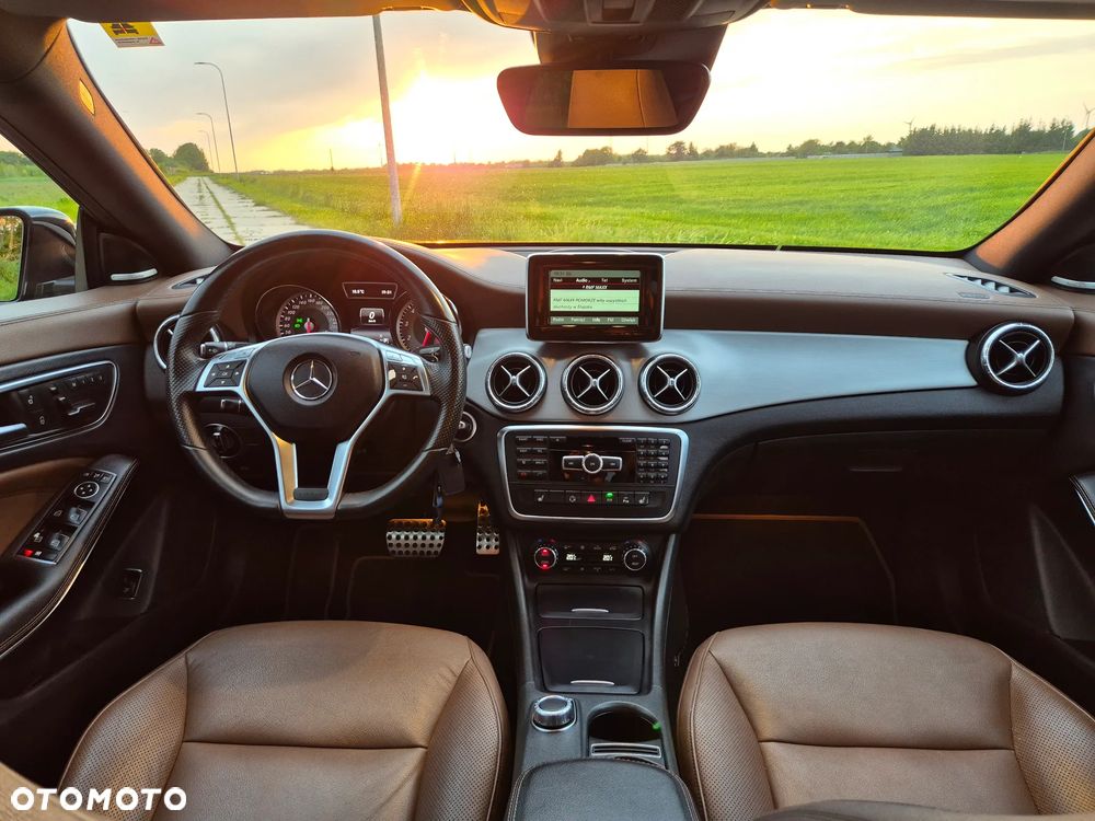Mercedes-Benz CLA - 12