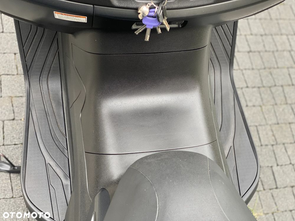 Suzuki Burgman - 8